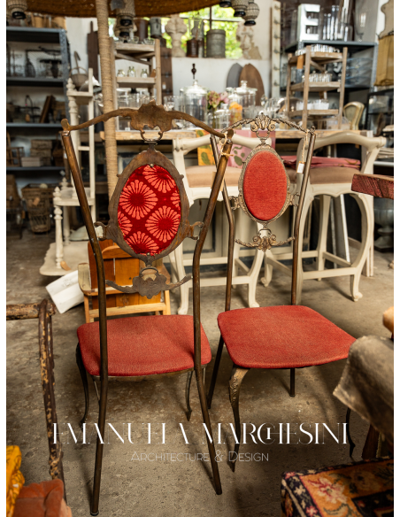 Sedie in ferro battuto.