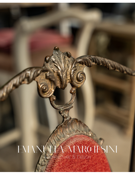 Sedie in ferro battuto.