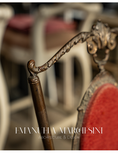 Sedie in ferro battuto.