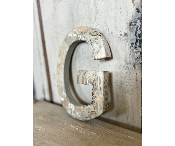 Lettera “G” in legno da parete