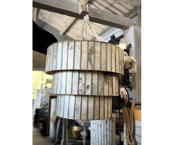 Lampadario a sospensione a tre volumi