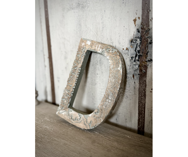Lettera “D” in legno da parete