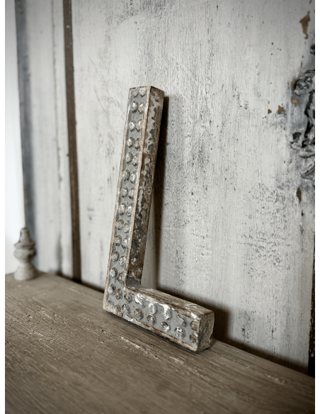 Lettera “L” in legno da parete