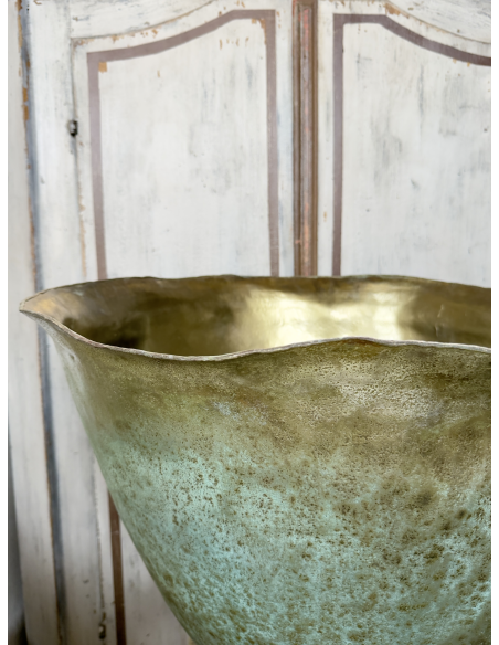 Vaso scultoreo in alluminio effetto rame (H 50)