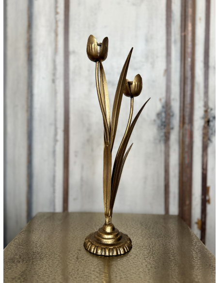 Candeliere dorato con fiori a tulipano