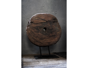 Scultura in Legno Antico da Ruota di Mulino su Base in Ferro