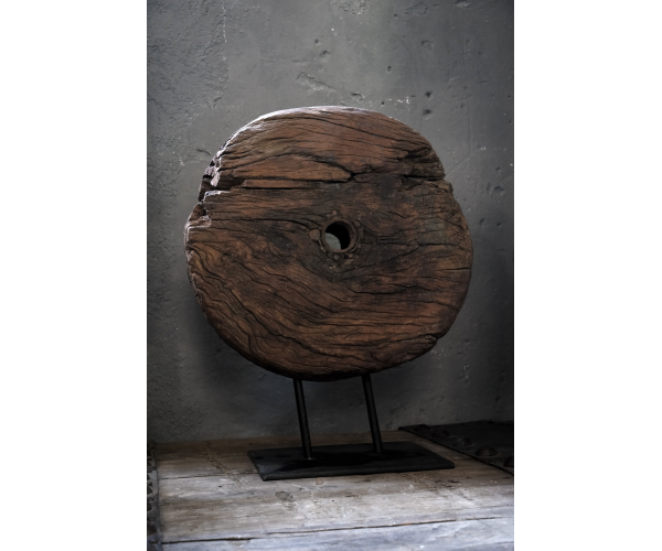Scultura in Legno Antico da Ruota di...